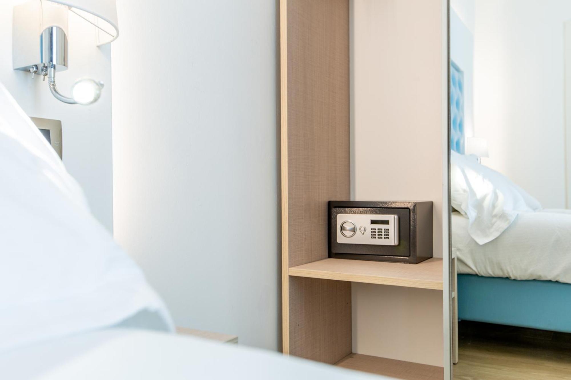 Hotel Italia Boutique リミニ エクステリア 写真